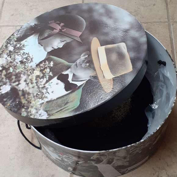 SOLD VINTAGE Black Hat Velvet Rim Cheeta Frill - Picture 4 of 5